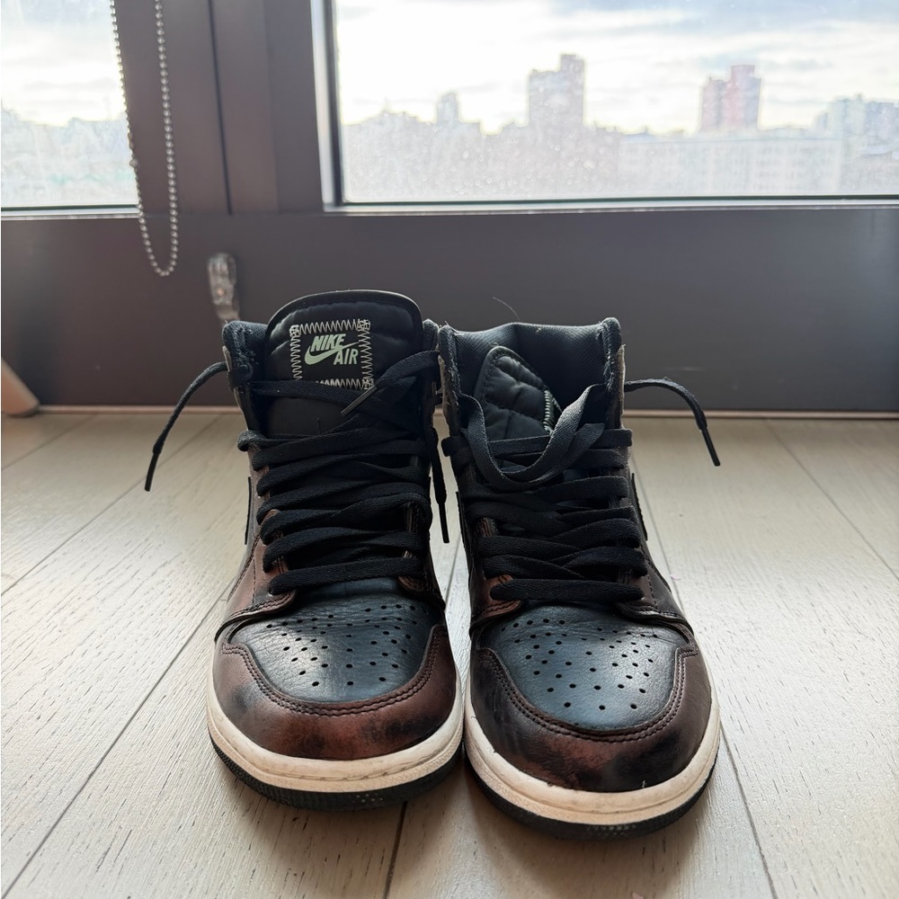 Nike Air Men's Black and Brown Athletic Shoes